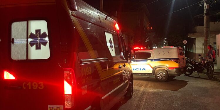 Colisão entre motocicletas deixa dois feridos em Arcos