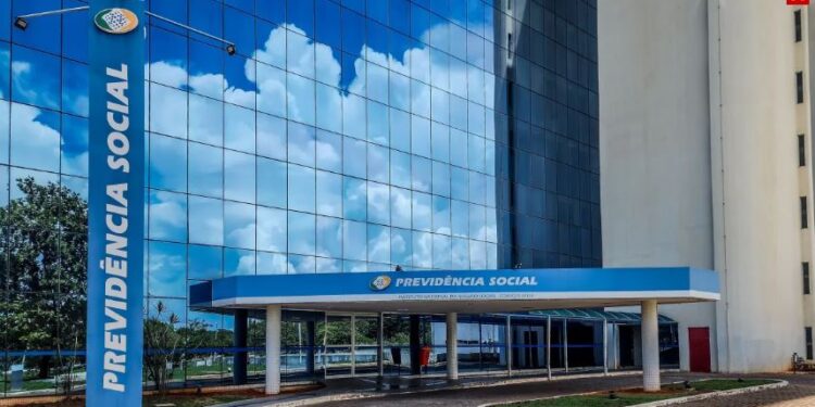 INSS determina bloqueio de novos descontos de empréstimos consignados