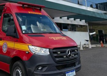 Mulher tem braços e rosto queimados após usar álcool líquido em casa de festas no interior de Minas