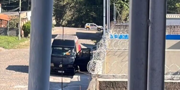 Feminicídio em Divinópolis: mulher é morta estrangulada pelo namorado