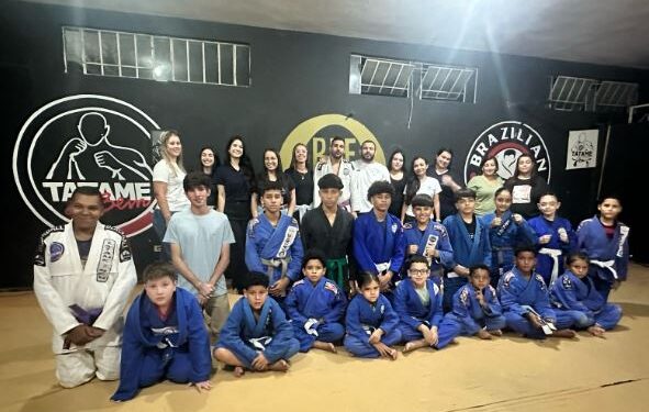 Tatame do Bem realiza projeto interdisciplinar com alunos de psicologia do Unifor-MG