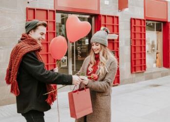 Comércio de Formiga terá horário especial e atrações musicais para o Dia dos Namorados