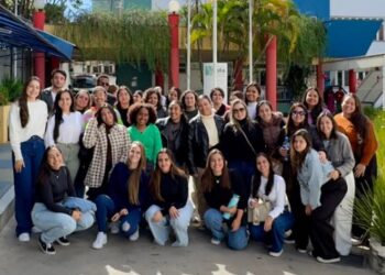 Alunos de enfermagem do Unifor-MG realizam visita técnica ao Hospital Sofia Feldman