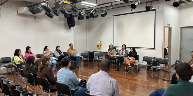Servidores dos equipamentos do Desenvolvimento Humano participam de importante reunião