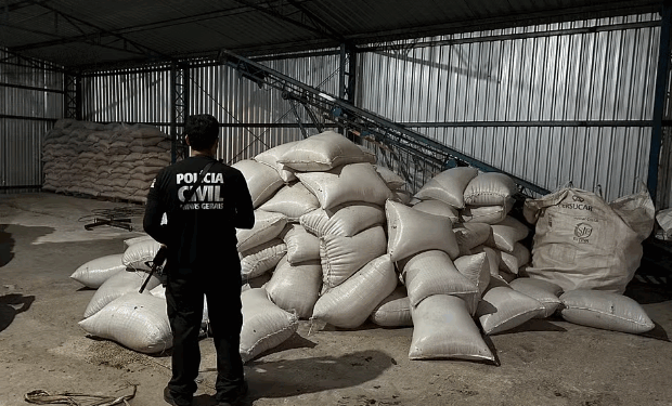 Polícia recupera sacas de café e trator furtados no Sul de Minas avaliados em R$ 1 milhão