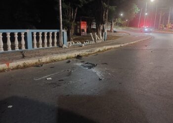 Mulher fica ferida após capotamento de veículo na Avenida Tabelião Juca Almeida em Formiga
