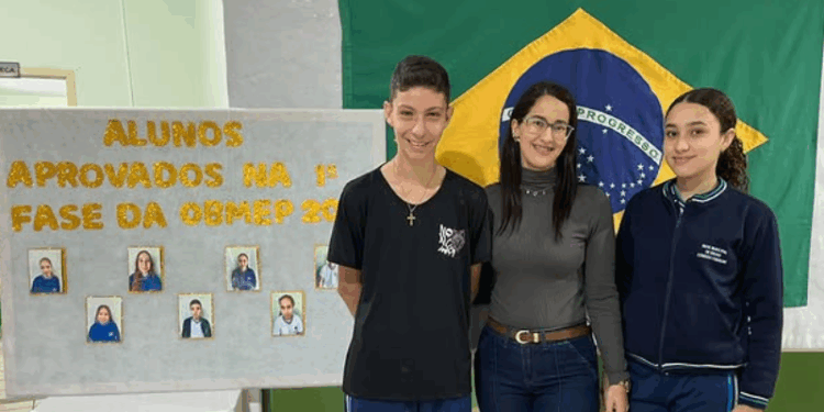 Escola Municipal Rafael José Alves homenageia alunos aprovados na 1ª fase da OBMEP 2025