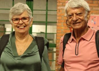Aos 72 e 82 anos, casal retorna aos estudos e inspira comunidade escolar em Minas Gerais