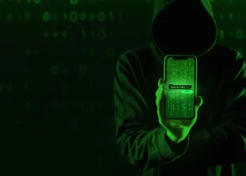 Quatro em cada 10 brasileiros já foram alvo de fraudes pela internet