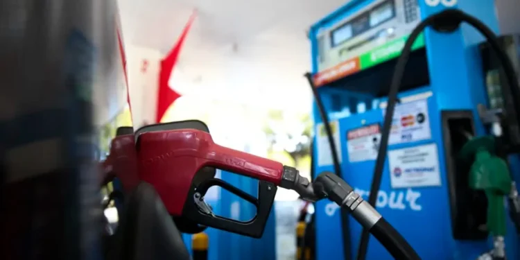 Gasolina terá 30% de etanol e diesel, 15% de biodiesel, decide governo