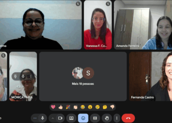 Professores da Escola Rafael Alves participam de palestra sobre inteligência emocional na educação