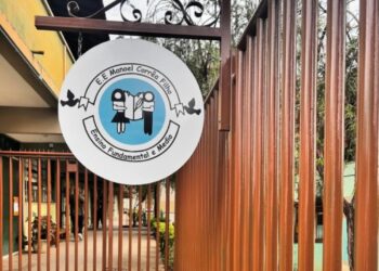 Professora é agredida e tem lábio cortado por aluna de 11 anos em escola de Divinópolis