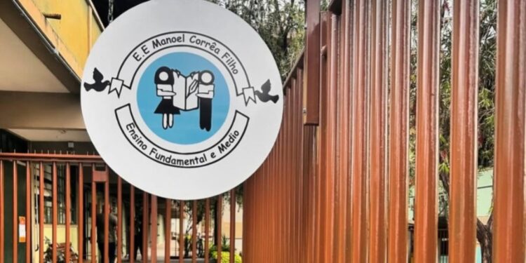 Professora é agredida e tem lábio cortado por aluna de 11 anos em escola de Divinópolis