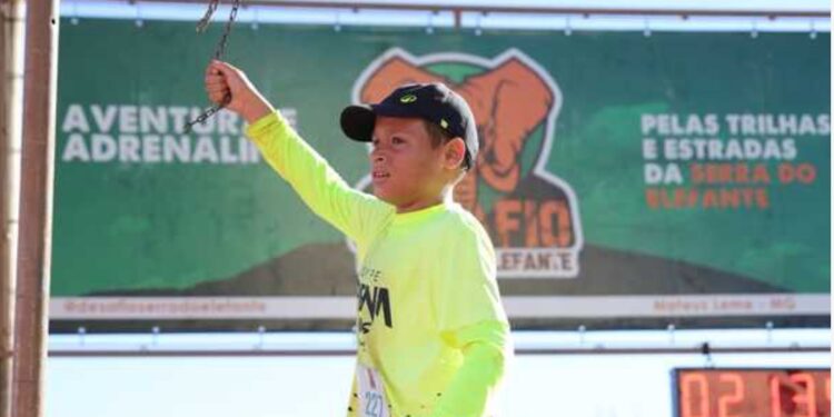 Atleta de apenas 10 anos, de Formiga, conquista pódio em competição com percurso de 12 km