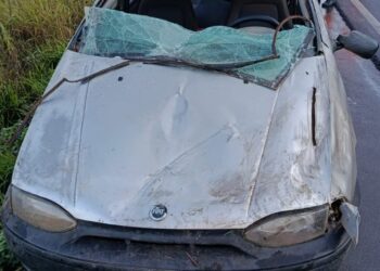 Capotamento de veículo na BR-354 deixa três vítimas feridas em Formiga