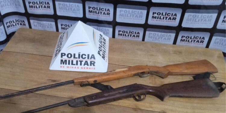 Homem é preso e armas são apreendidas pela Polícia Militar, em Bambuí