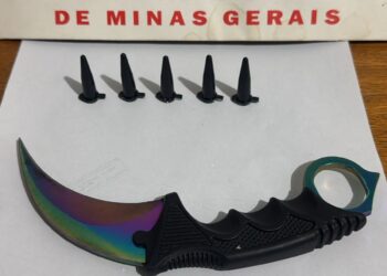 Jovem é preso suspeito de tráfico de drogas e punhal é apreendido em Arcos