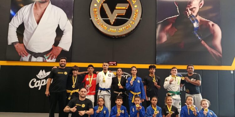 Tatame do Bem conquista 18 medalhas no Festival Kids de Jiu-Jitsu em Boa Esperança
