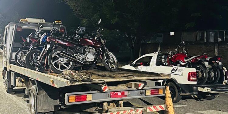 Polícia Militar realiza nova fase da Operação Cavalo de Aço em Formiga e Pimenta