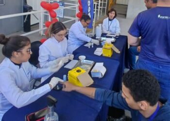 Alunos do Unifor-MG participam da campanha ‘Junho Vermelho’ em parceria com a GECAL na cidade de Pains