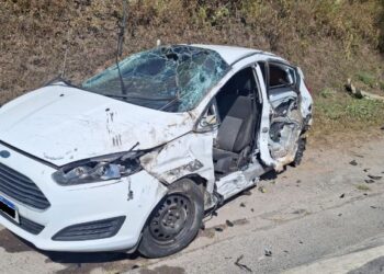 Acidente envolvendo dois veículos deixa duas pessoas feridas na MG-050 em Formiga