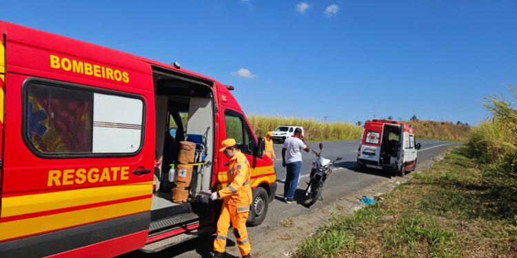 Motociclista fica ferido após colisão com carro na BR-354, em Formiga