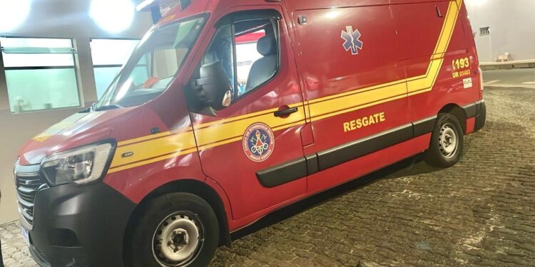 Homem é preso após causar pânico ao invadir casas e pular telhados em Bambuí