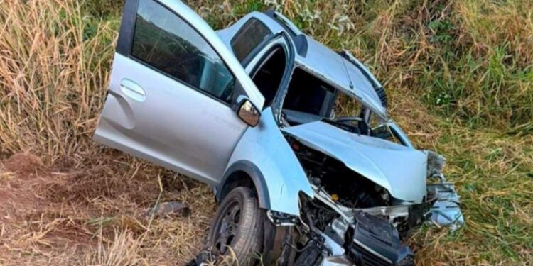 Sargento da PM morre em acidente envolvendo dois caminhões