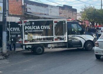 Homem é executado com vários tiros na cabeça ao sair de presídio em Neves