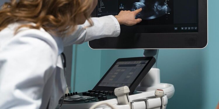 Exames sem fila: Mais Saúde realiza ultrassonografias semanalmente com clínica moderna e profissionais qualificados