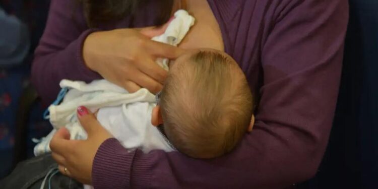 Servidoras estaduais que estão amamentando poderão fazer home office em Minas