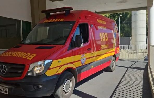 Vítima de intoxicação por drogas é atendida pelos bombeiros no quartel de Formiga