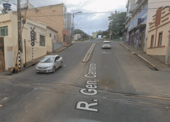 Passagem de nível da linha férrea na General Carneiro terá manutenção nos dias 21 e 22 de julho