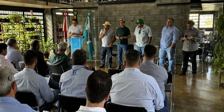 Pains: reunião debate criação do Parque da Pedra do Cálice e impactos ambientais e econômicos