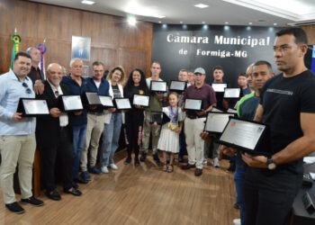 Câmara aprova crédito suplementar para a Saúde e homenageia esportistas com a Comenda Henrique Frade
