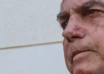 STF determina que Bolsonaro terá que usar tornozeleira eletrônica