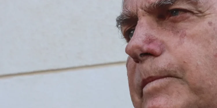 STF determina que Bolsonaro terá que usar tornozeleira eletrônica