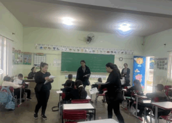 Agentes de Endemias realizam ação educativa em escola de Córrego Fundo