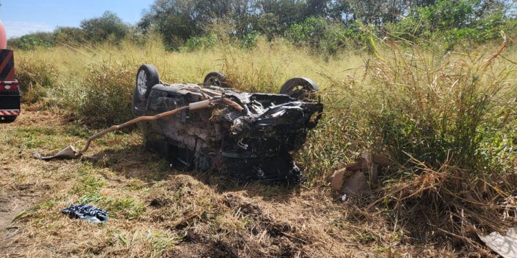 Bombeiros divulgam informações sobre as vítimas do acidente envolvendo cinco veículos na BR-354, em Formiga