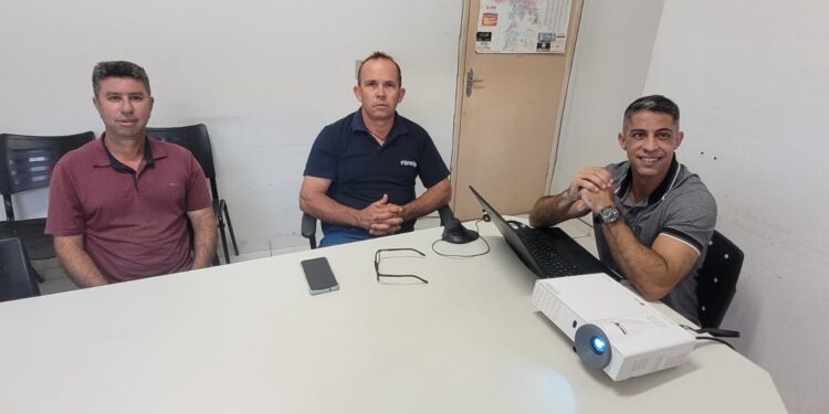 Vereador Wolkmar fiscaliza transporte da Saúde e acompanha dados que reforçam a importância do serviço