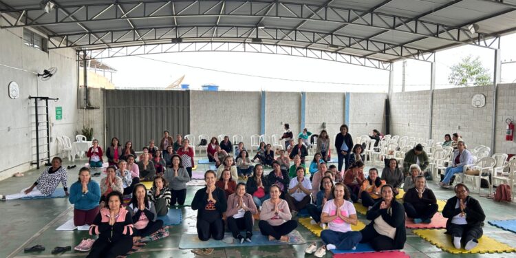Secretaria de Políticas Sociais de Córrego Fundo promove aula de Yoga para grupo Viva Mulher