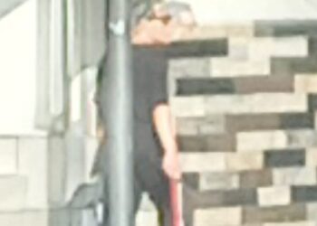 Suspeito em surto risca veículos e ameaça mulher com faca em Formiga