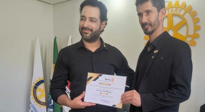 Rotary Club de Córrego Fundo empossa nova diretoria