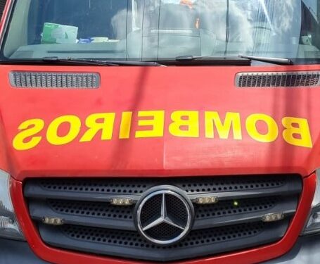 Vítima sofre queda durante atividade laboral e é socorrida pelo Corpo de Bombeiros em Formiga