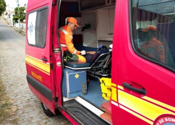Homem sofre crise convulsiva em campo de futebol no Centro de Campo Belo