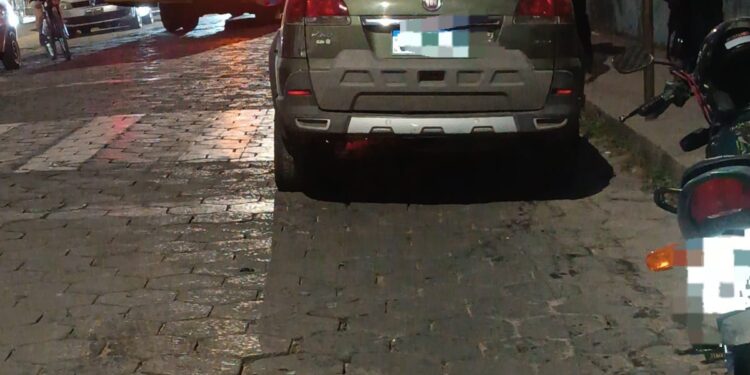 Bombeiros são acionados após colisão entre veículos causar vazamento de óleo e princípio de incêndio em Formiga