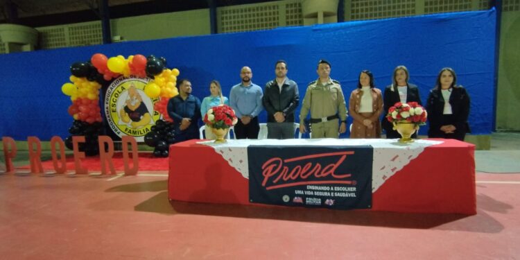 Polícia Militar realiza formatura do PROERD em Pimenta