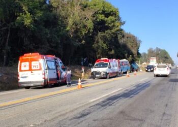 Grave acidente envolvendo três veículos é registrado na MG-050