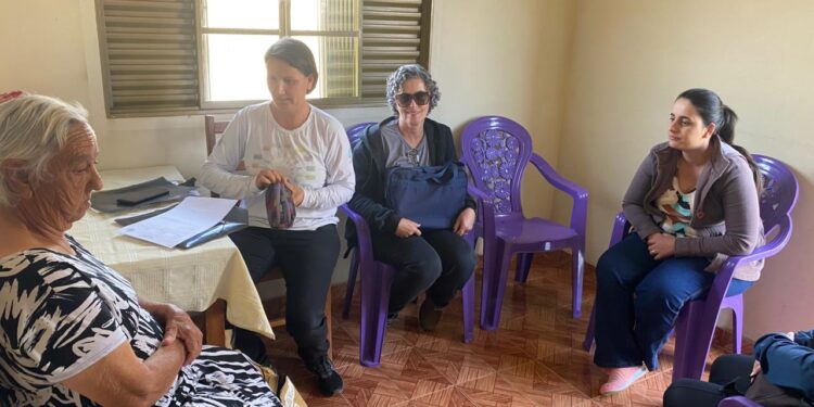 Alunas do curso Saúde com Agente realizam visitas domiciliares em Córrego Fundo