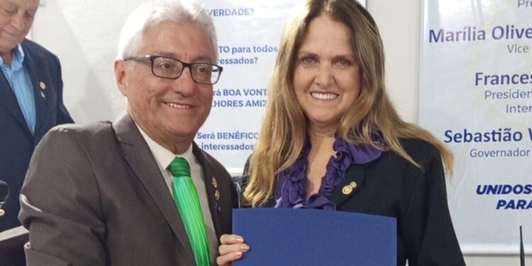 Rotariana recebe título Paul Harris